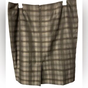 Vintage Jones/Wear plaid skirt size 18 A-line fit and flare gray